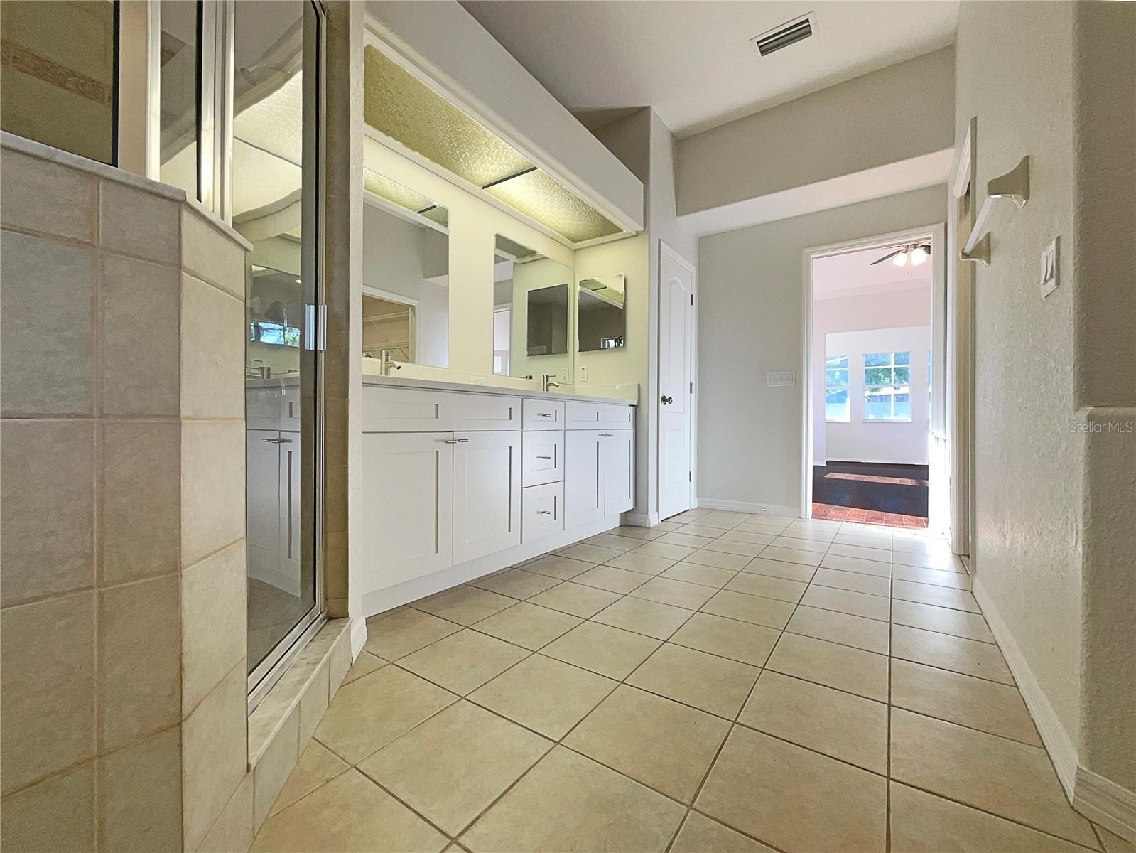 2317 VALRICO FOREST DR, VALRICO, FL, 33594