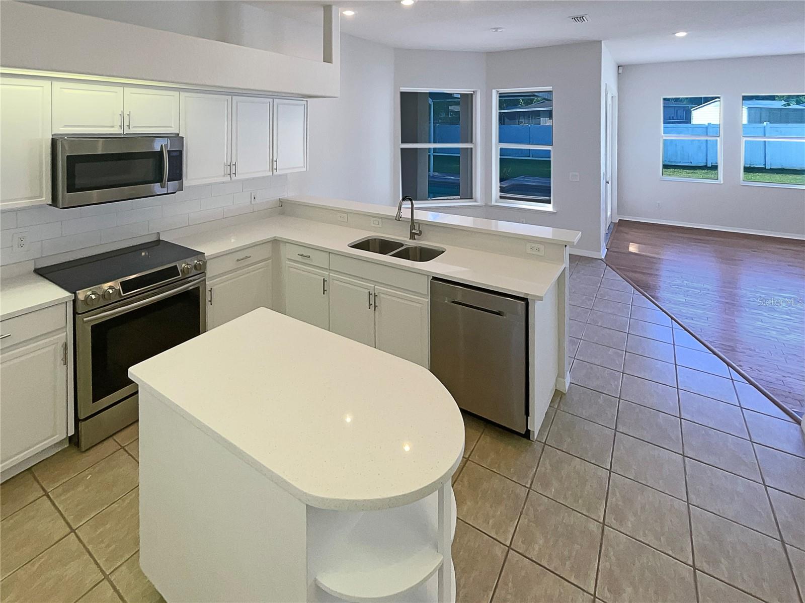 2317 VALRICO FOREST DR, VALRICO, FL, 33594