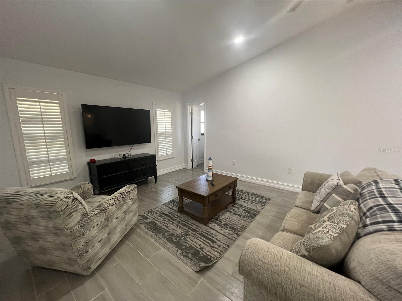 176 N WATERWAY DR NW, PORT CHARLOTTE, FL, 33952