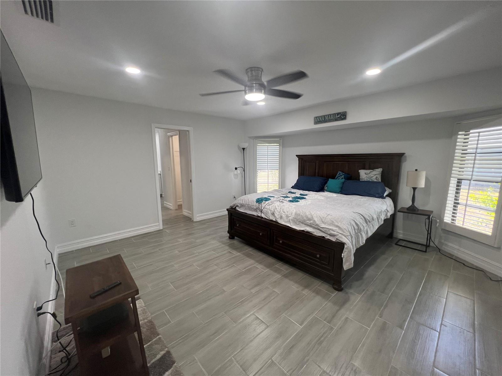 176 N WATERWAY DR NW, PORT CHARLOTTE, FL, 33952