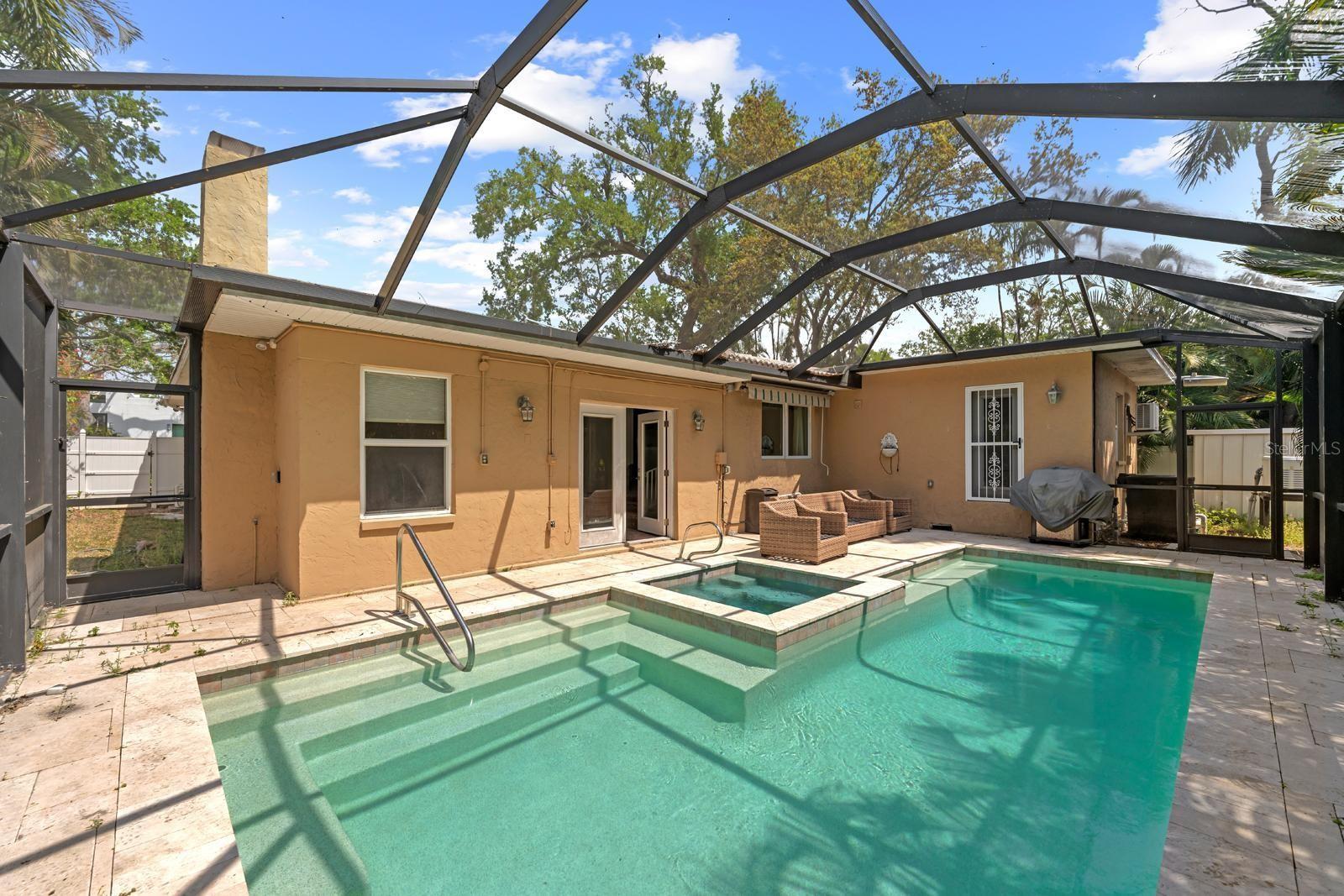 219 RIALTO WAY NE, ST PETERSBURG, FL, 33704