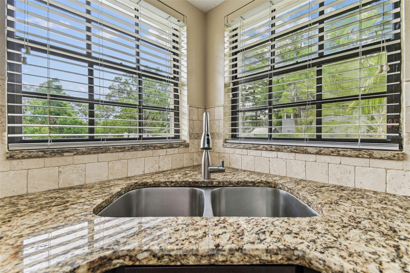 1005 W POWHATAN AVE, TAMPA, FL, 33603