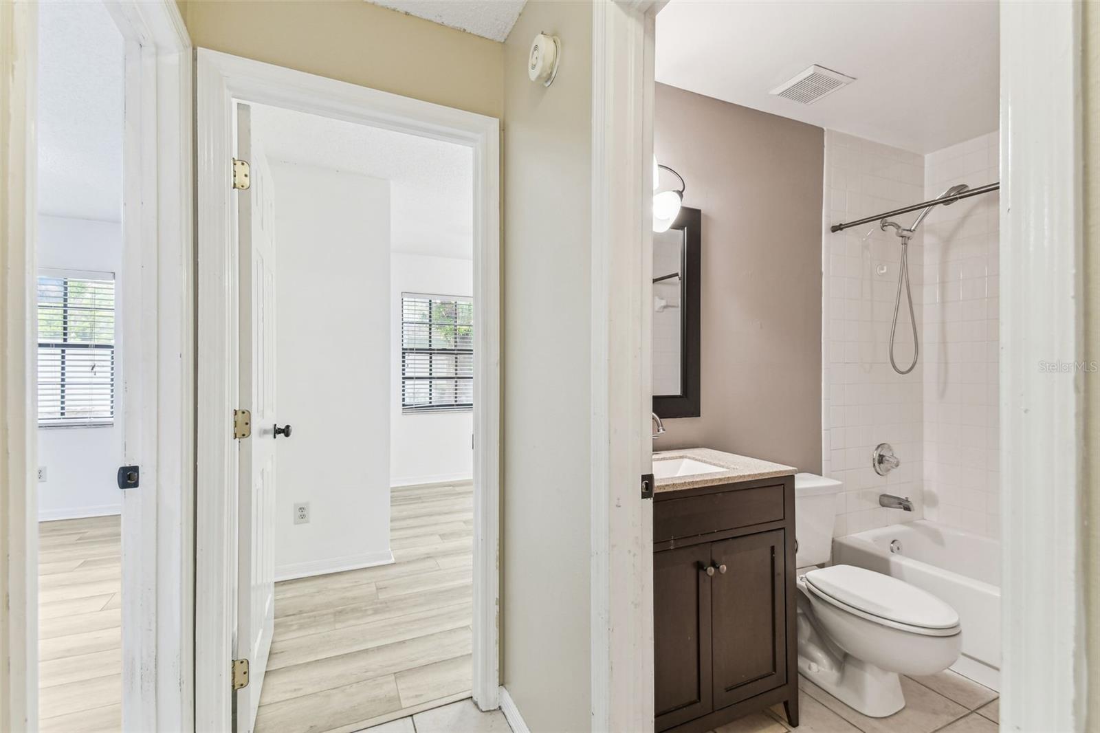 1005 W POWHATAN AVE, TAMPA, FL, 33603
