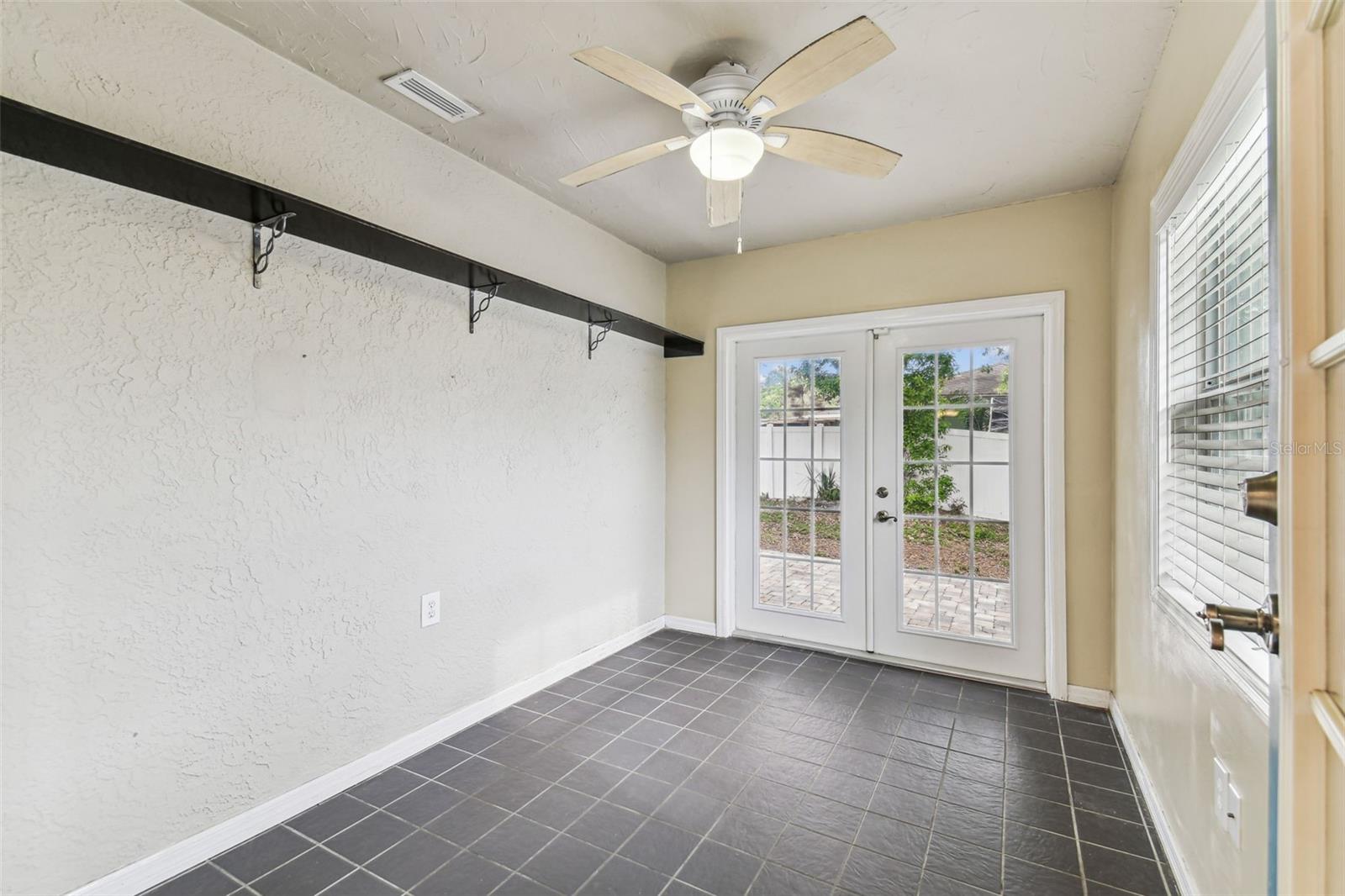 1005 W POWHATAN AVE, TAMPA, FL, 33603