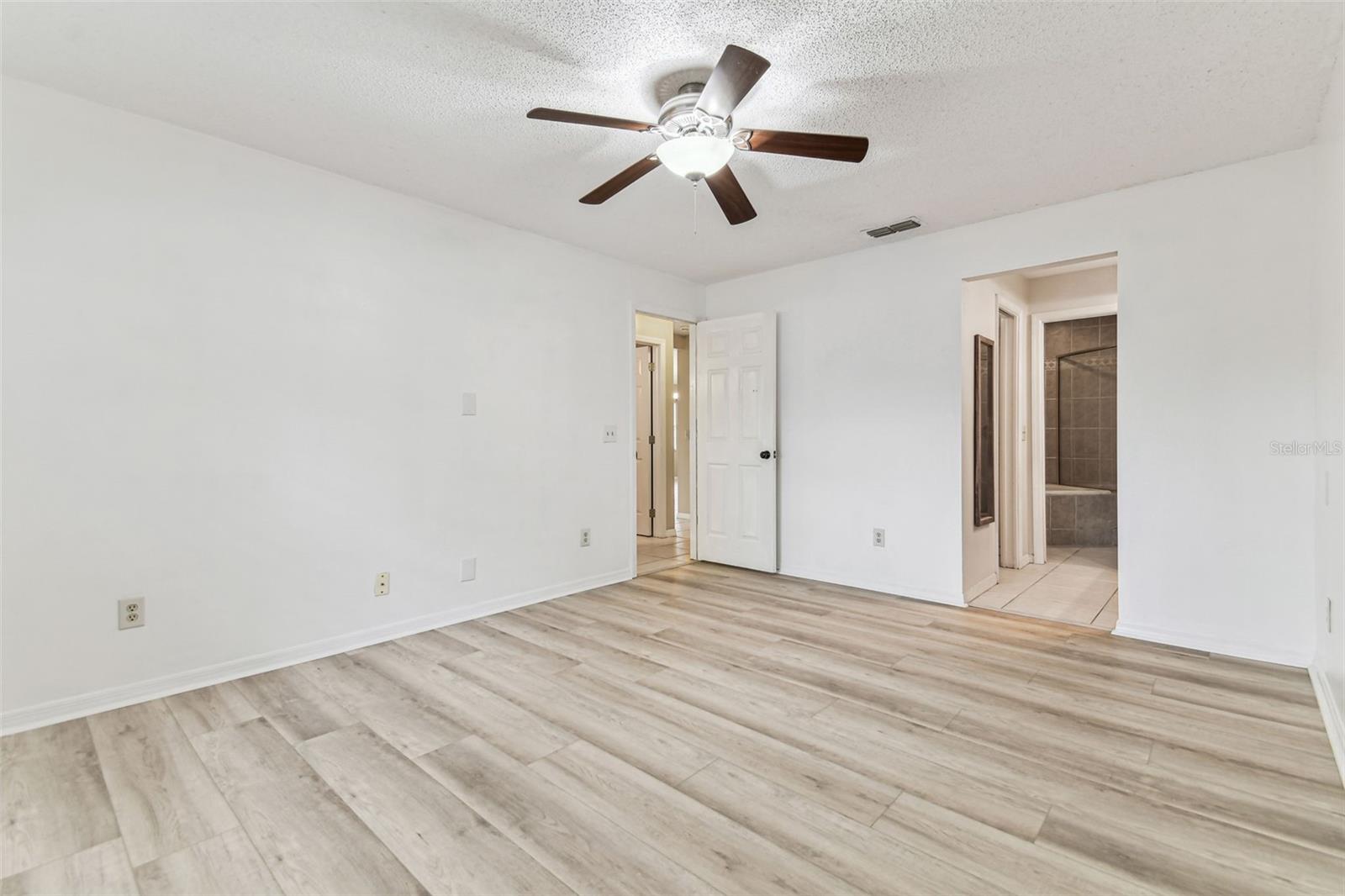 1005 W POWHATAN AVE, TAMPA, FL, 33603