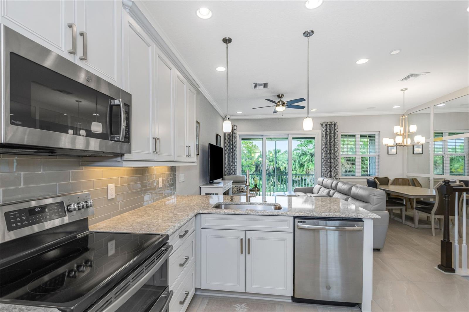 4111 ROCKY SHORES DR, TAMPA, FL, 33634