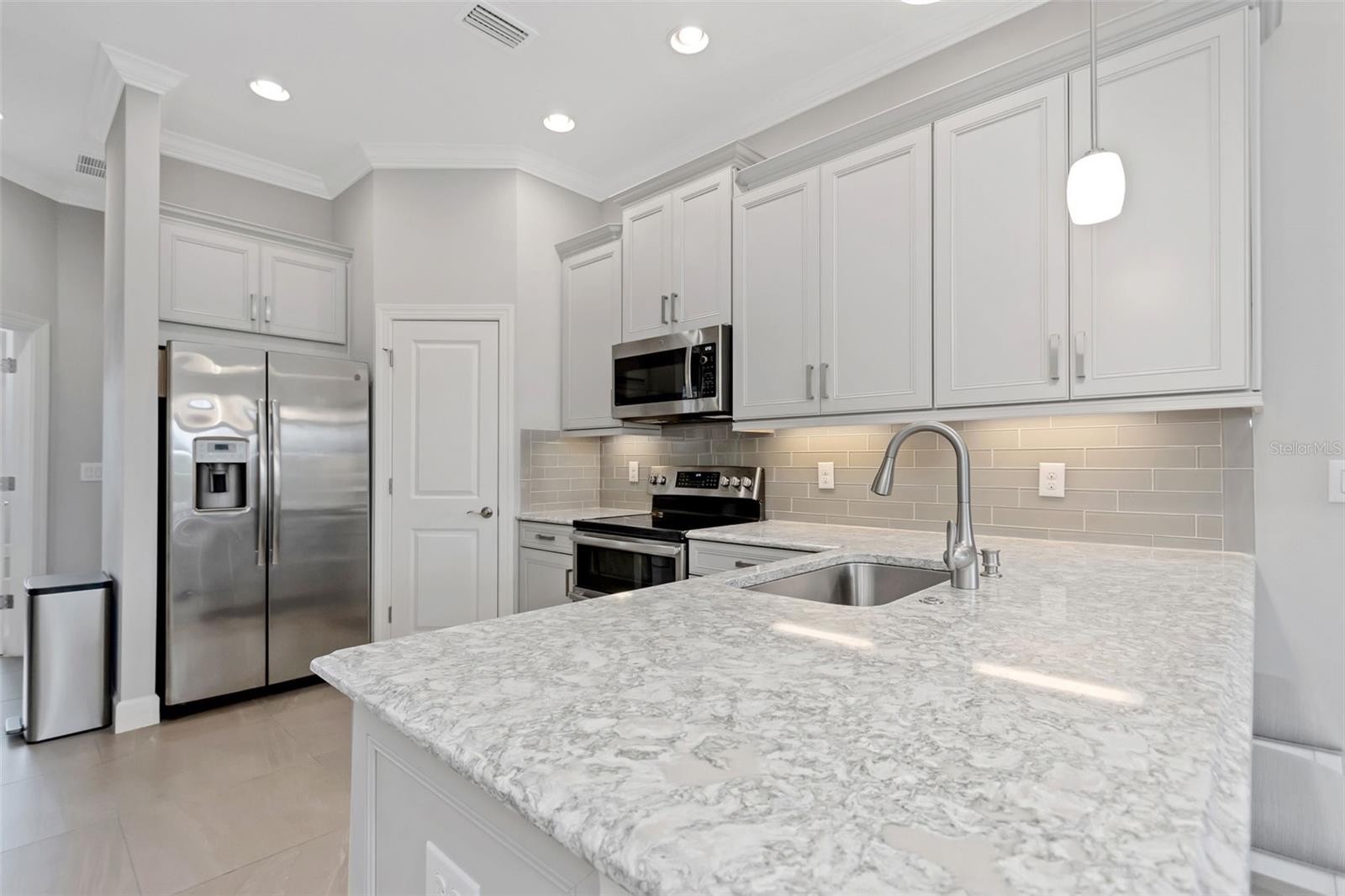 4111 ROCKY SHORES DR, TAMPA, FL, 33634