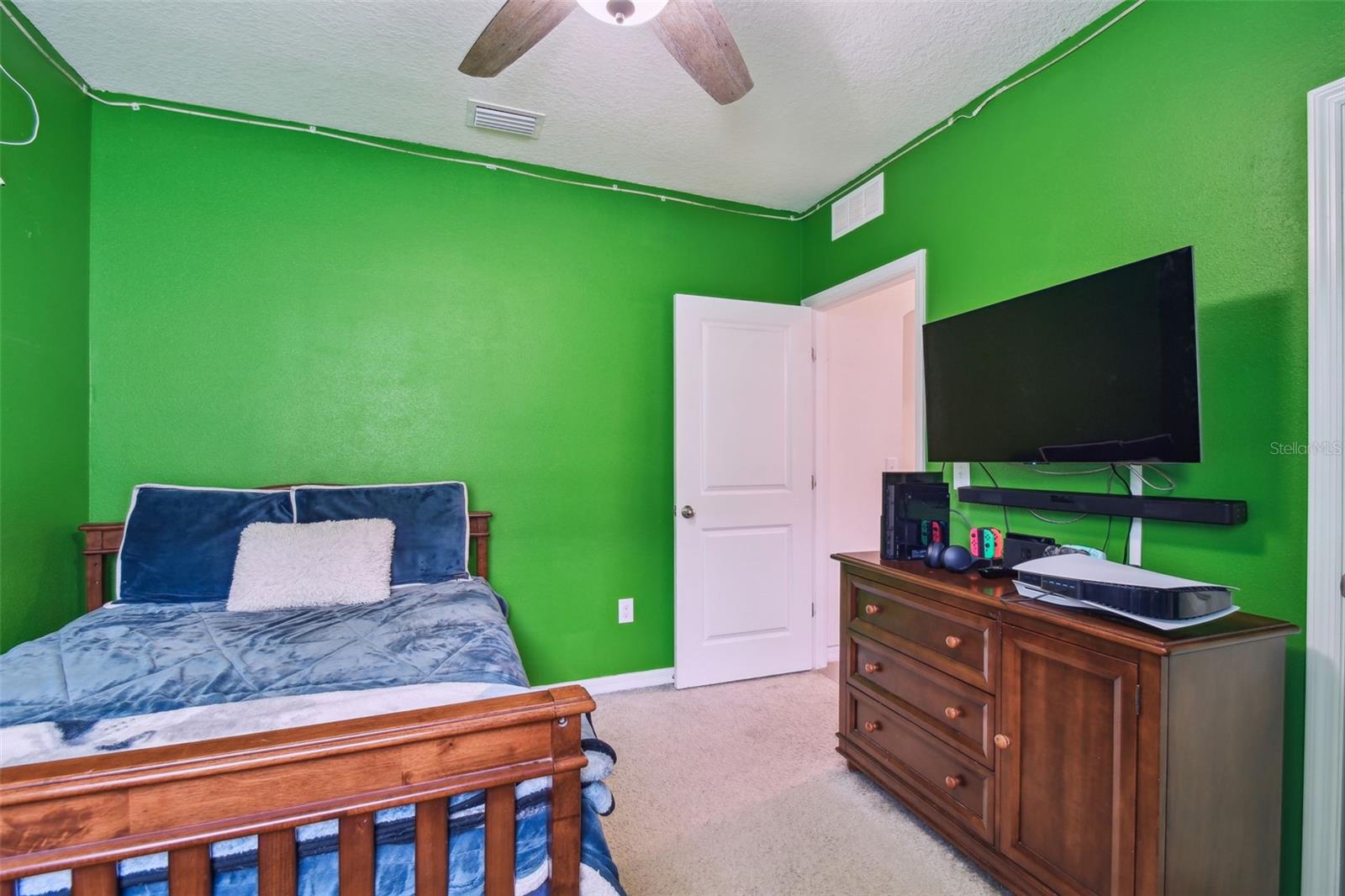 6882 SILVERADO RANCH BLVD, ZEPHYRHILLS, FL, 33541