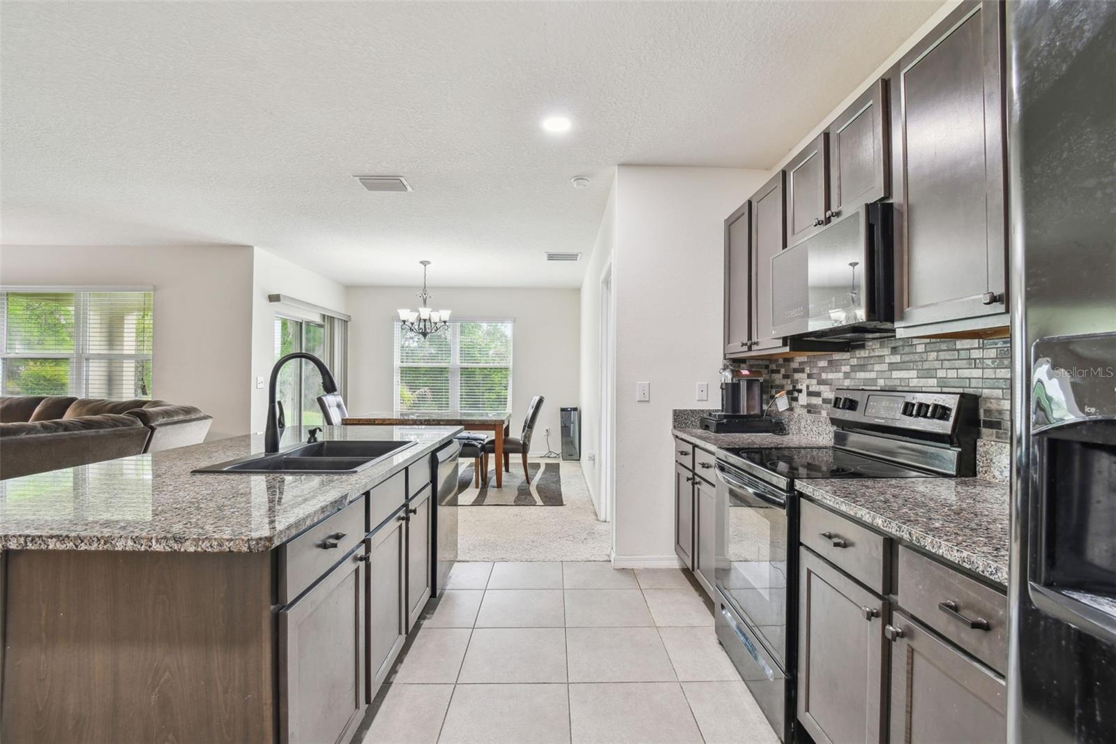 6882 SILVERADO RANCH BLVD, ZEPHYRHILLS, FL, 33541