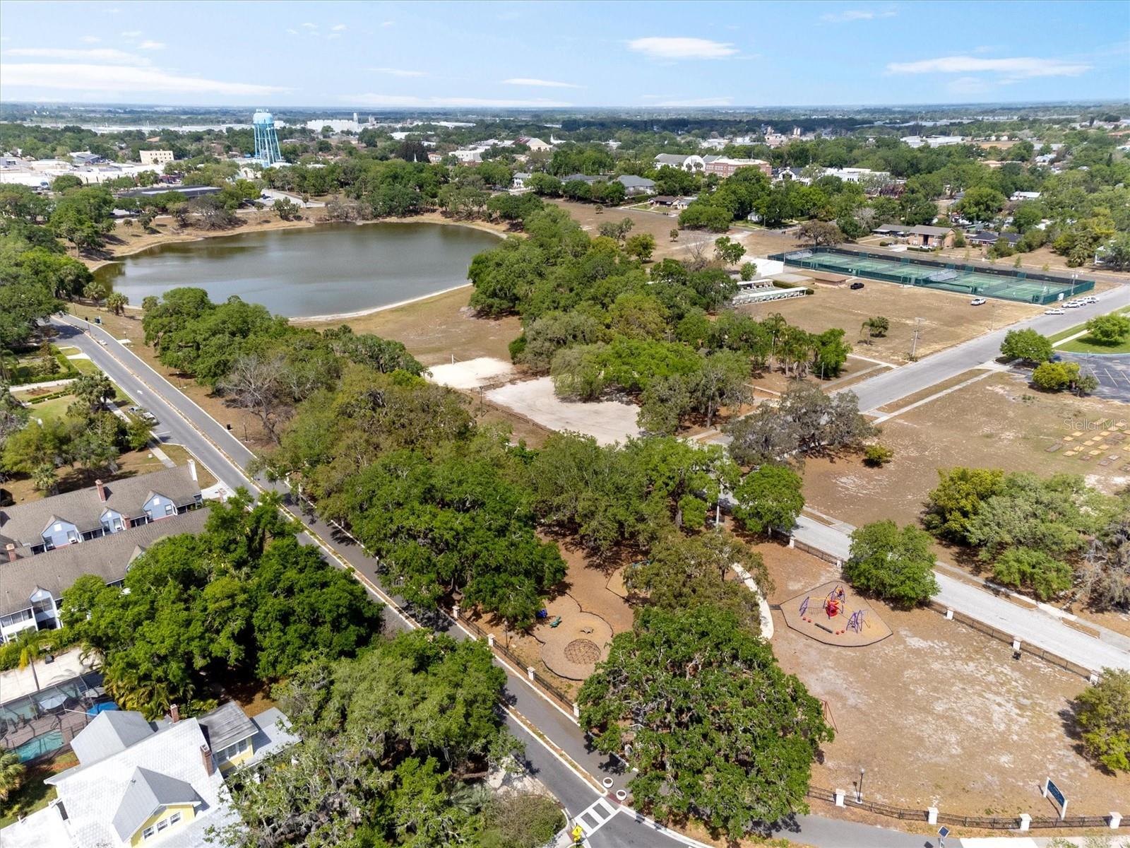 432 E JOHNSON AVE, LAKE WALES, FL, 33853
