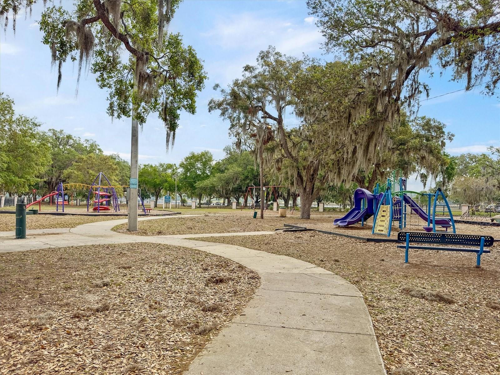 432 E JOHNSON AVE, LAKE WALES, FL, 33853