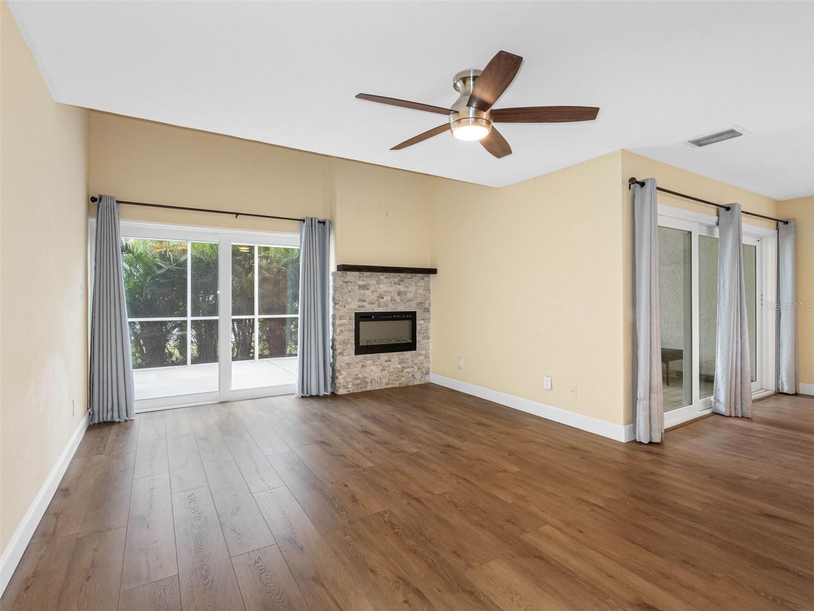 4316 SUNRAY CT #34, TAMPA, FL, 33615