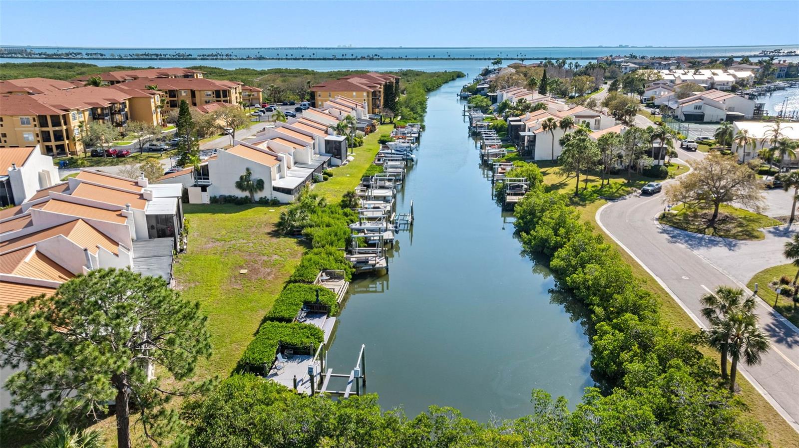 4316 SUNRAY CT #34, TAMPA, FL, 33615