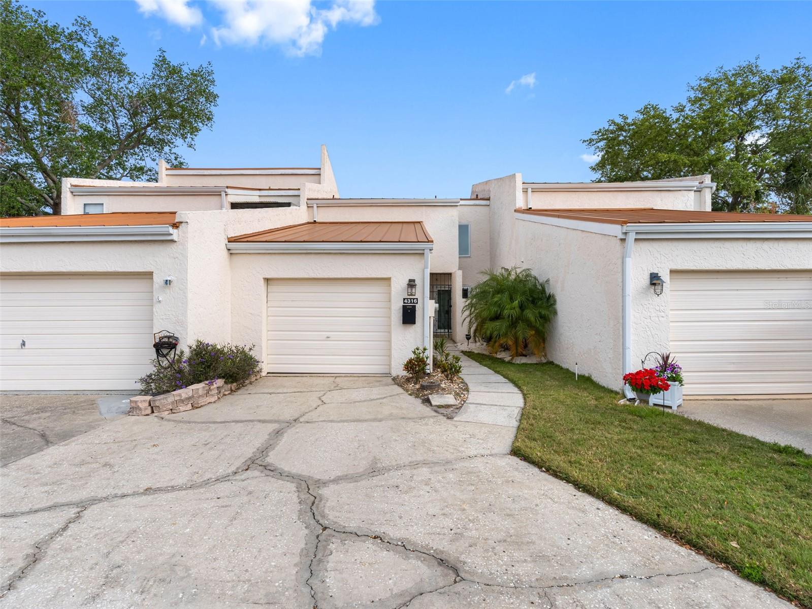 4316 SUNRAY CT #34, TAMPA, FL, 33615