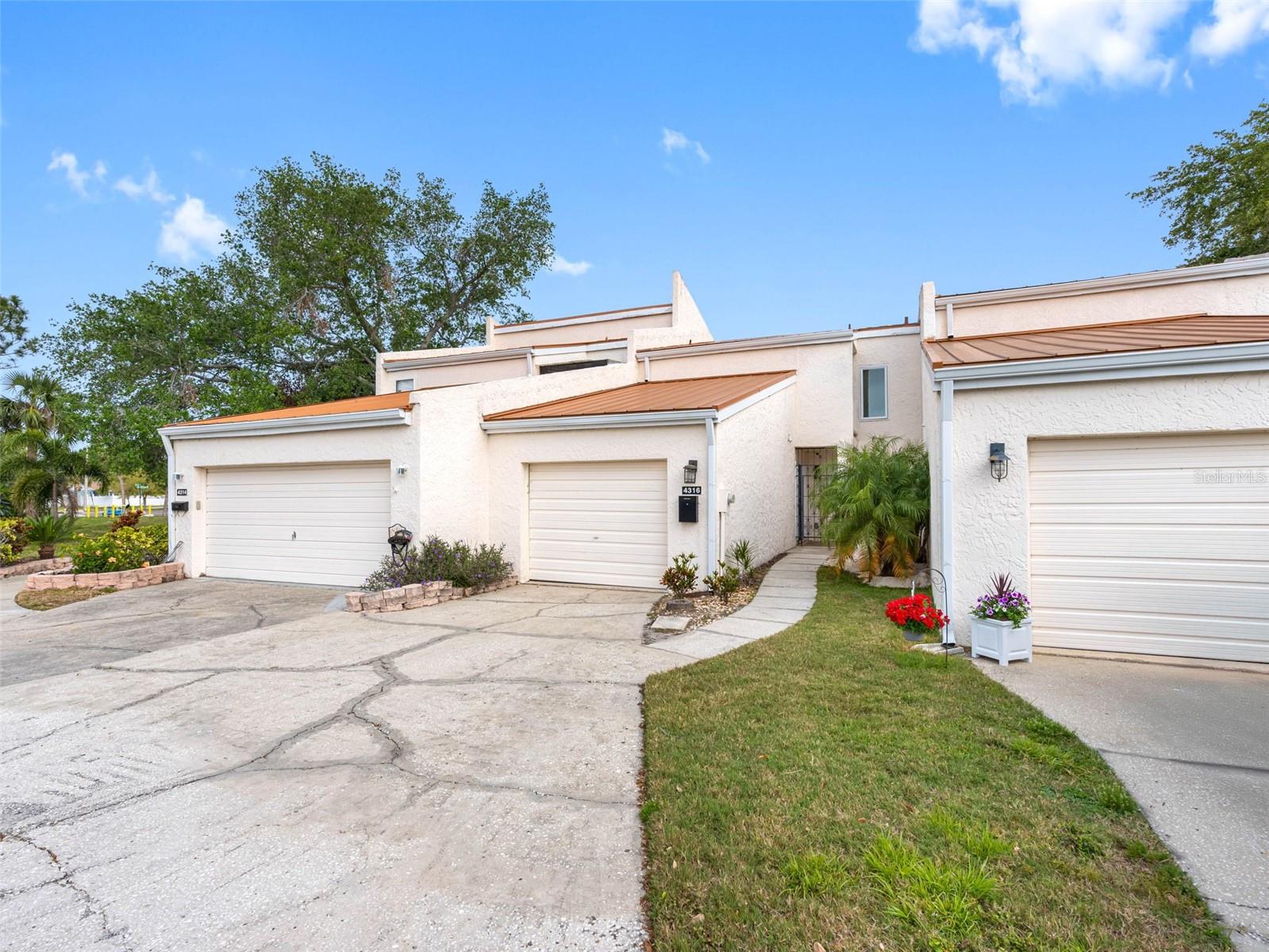 4316 SUNRAY CT #34, TAMPA, FL, 33615