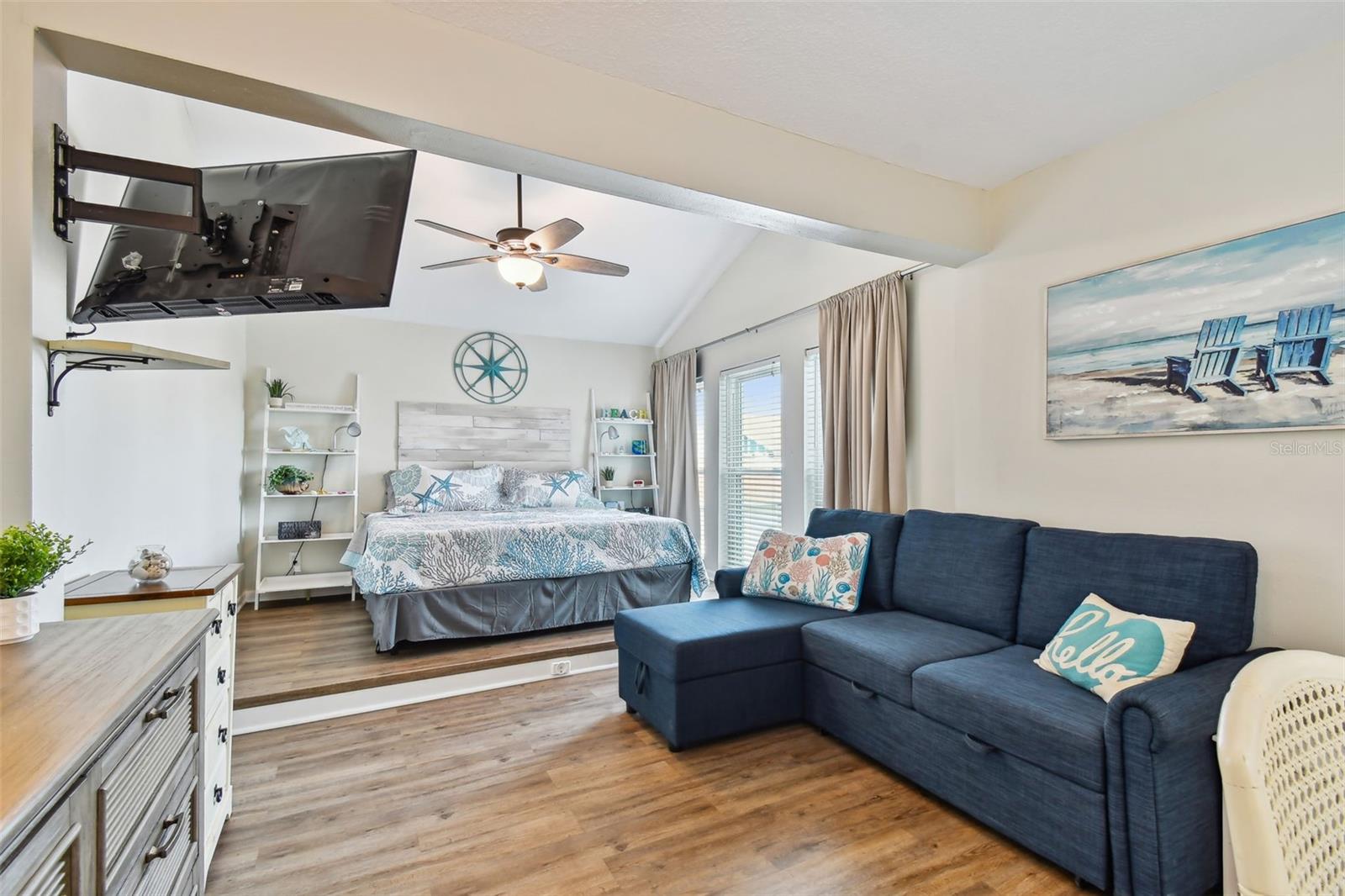 315 MEDALLION BLVD #E, MADEIRA BEACH, FL, 33708