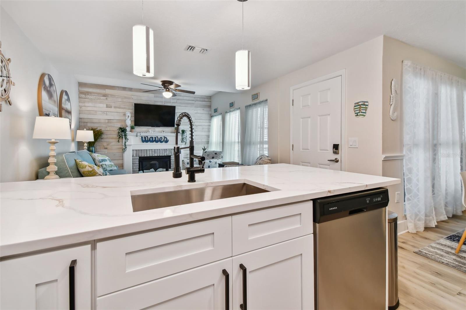 315 MEDALLION BLVD #E, MADEIRA BEACH, FL, 33708
