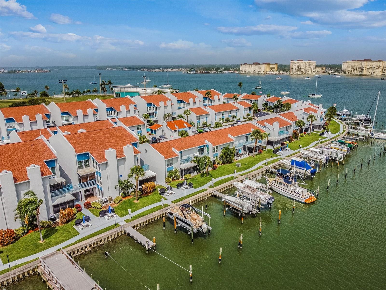315 MEDALLION BLVD #E, MADEIRA BEACH, FL, 33708
