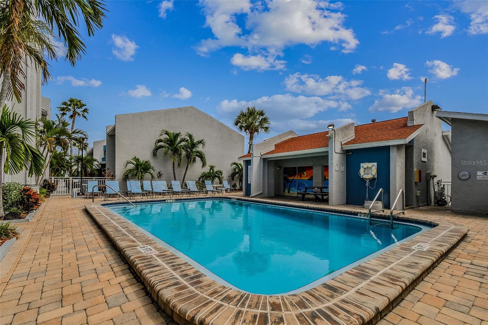 315 MEDALLION BLVD #E, MADEIRA BEACH, FL, 33708