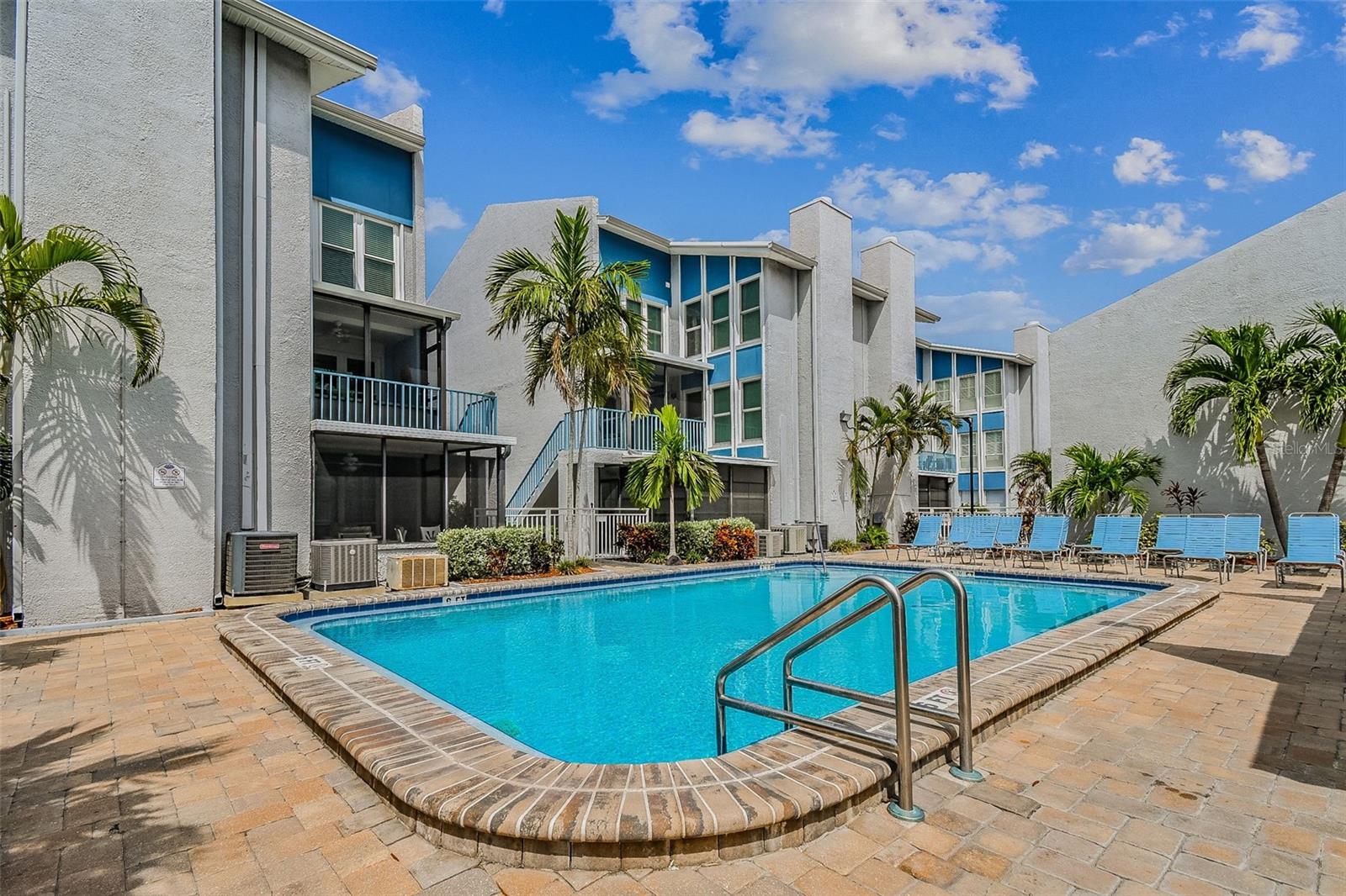 315 MEDALLION BLVD #E, MADEIRA BEACH, FL, 33708