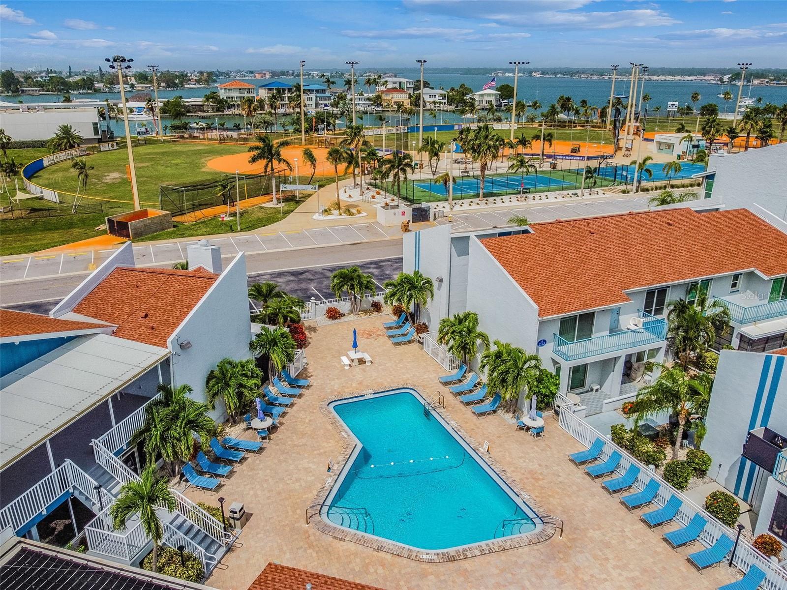 315 MEDALLION BLVD #E, MADEIRA BEACH, FL, 33708