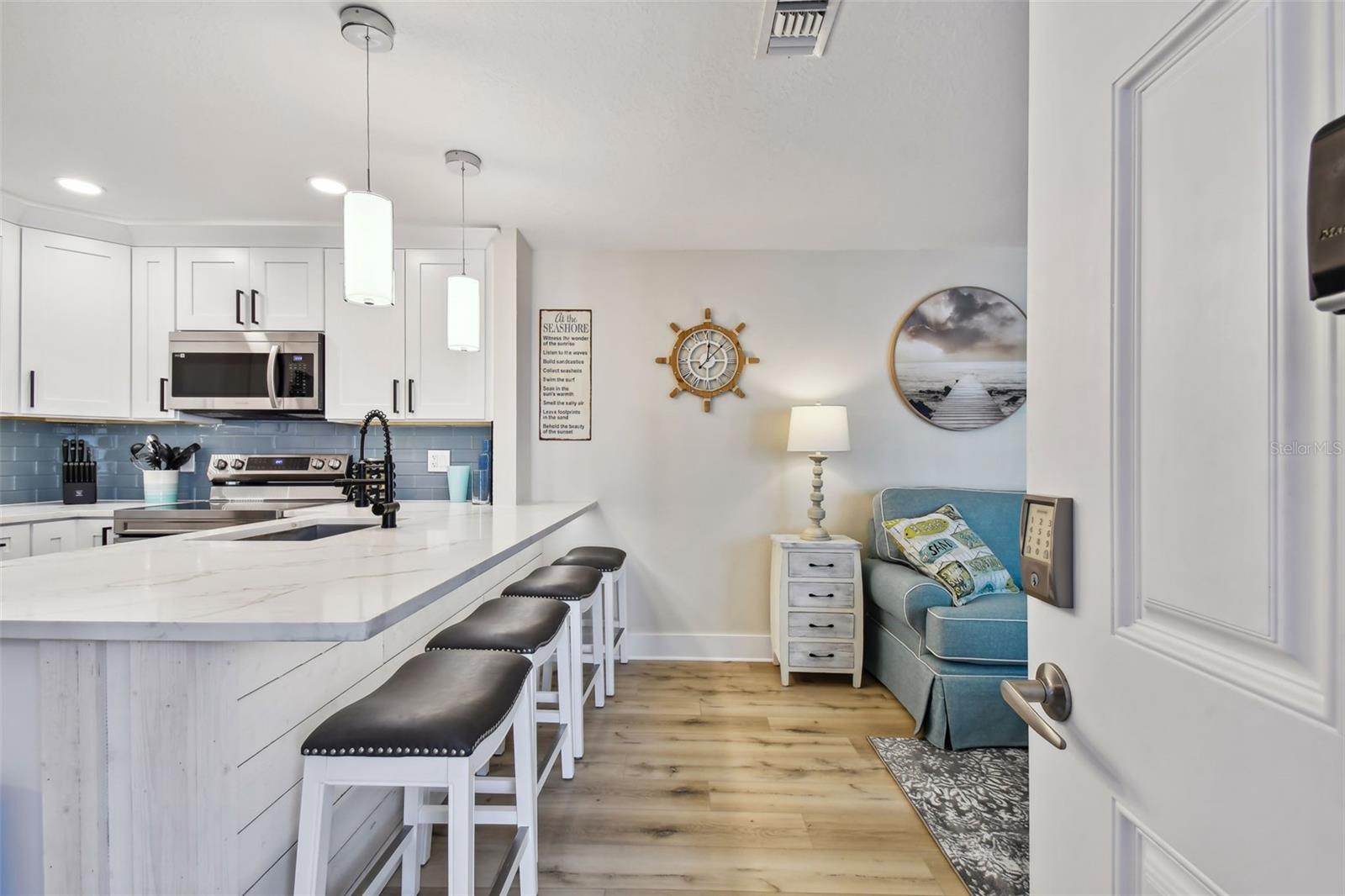 315 MEDALLION BLVD #E, MADEIRA BEACH, FL, 33708