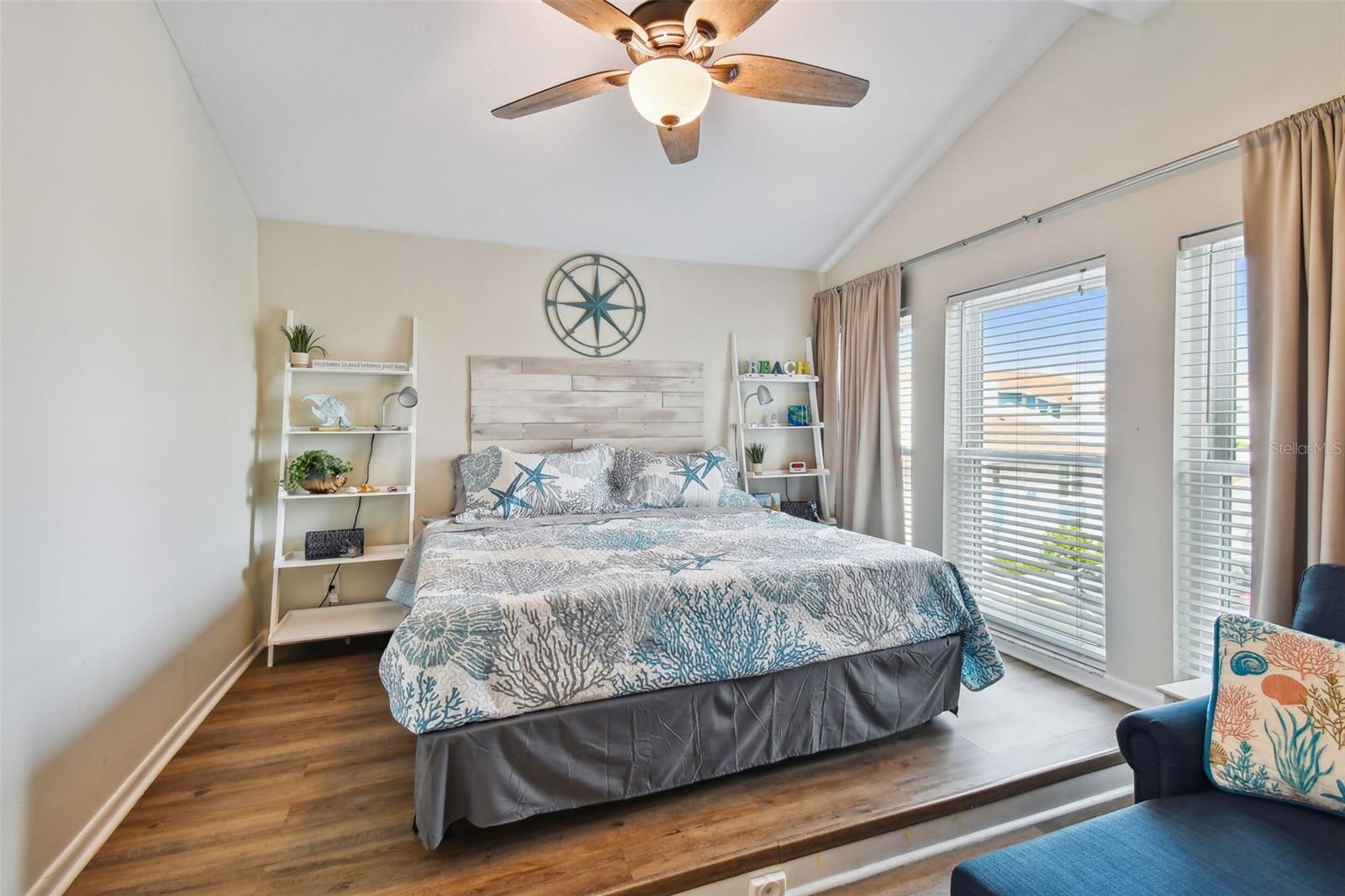 315 MEDALLION BLVD #E, MADEIRA BEACH, FL, 33708
