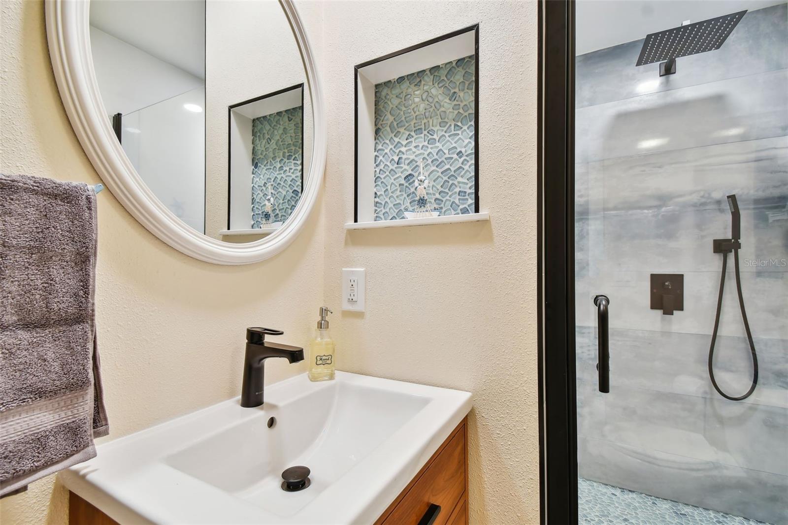 315 MEDALLION BLVD #E, MADEIRA BEACH, FL, 33708