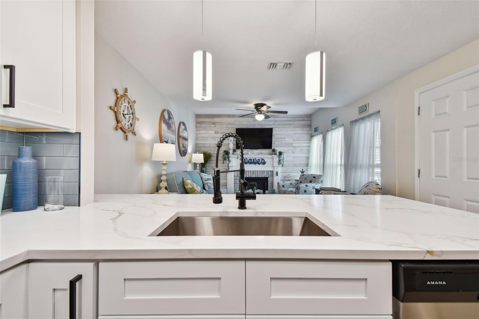 315 MEDALLION BLVD #E, MADEIRA BEACH, FL, 33708