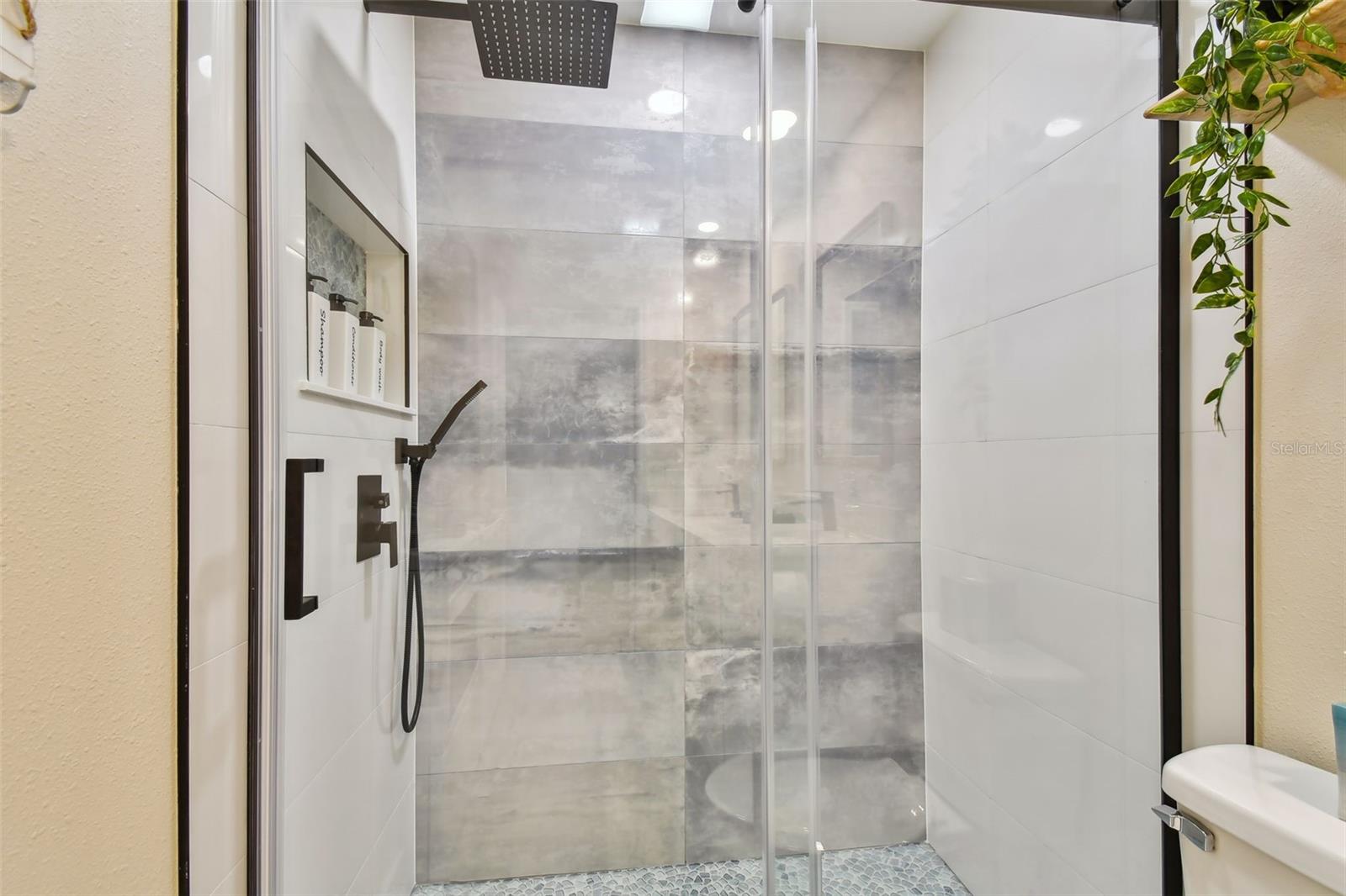 315 MEDALLION BLVD #E, MADEIRA BEACH, FL, 33708
