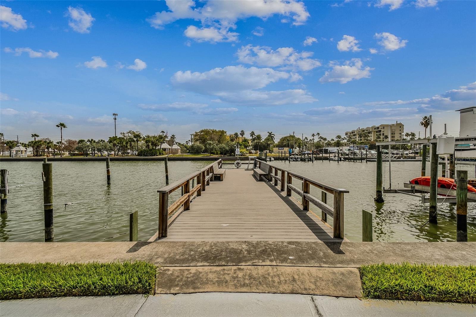 315 MEDALLION BLVD #E, MADEIRA BEACH, FL, 33708