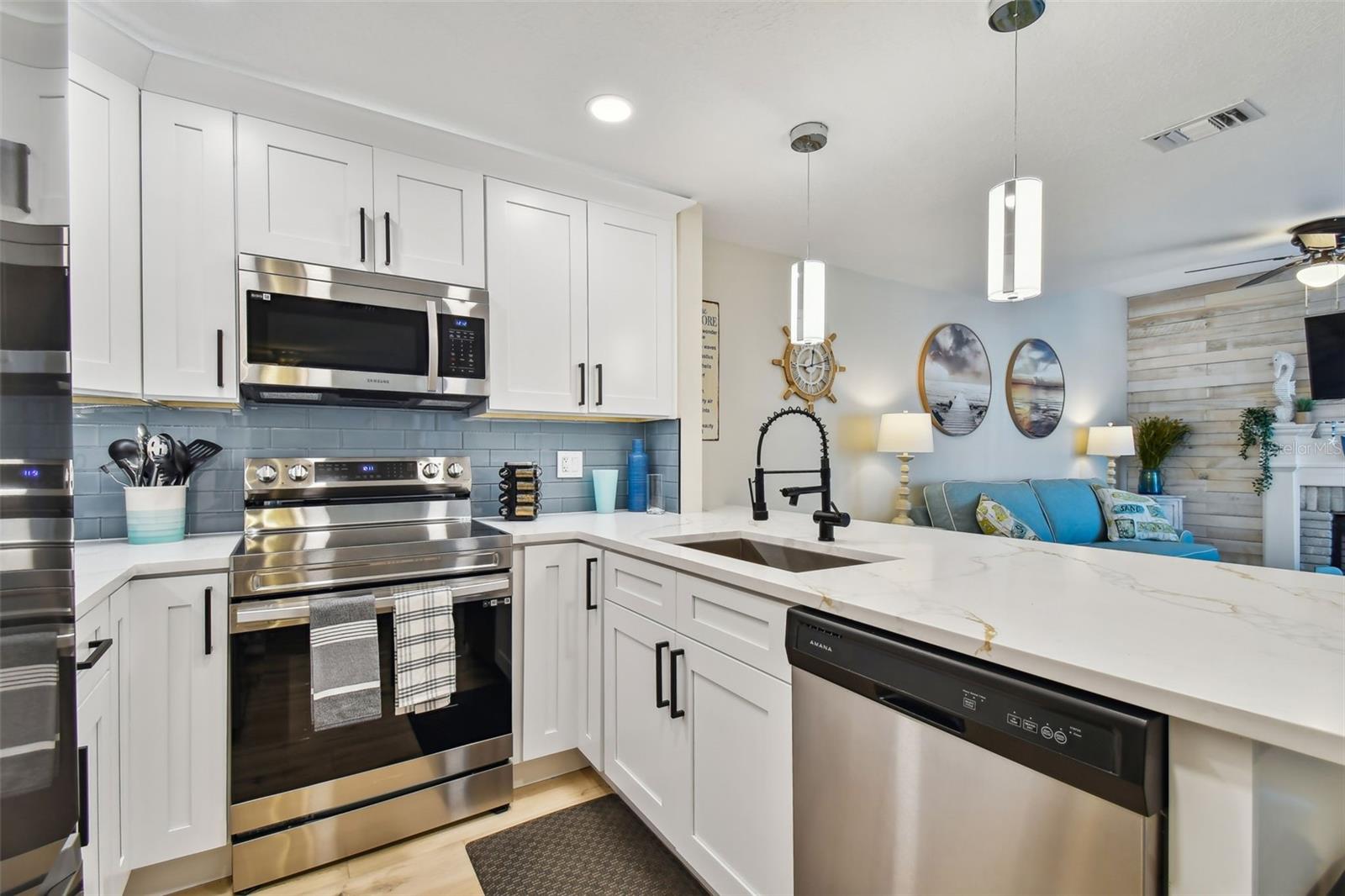 315 MEDALLION BLVD #E, MADEIRA BEACH, FL, 33708