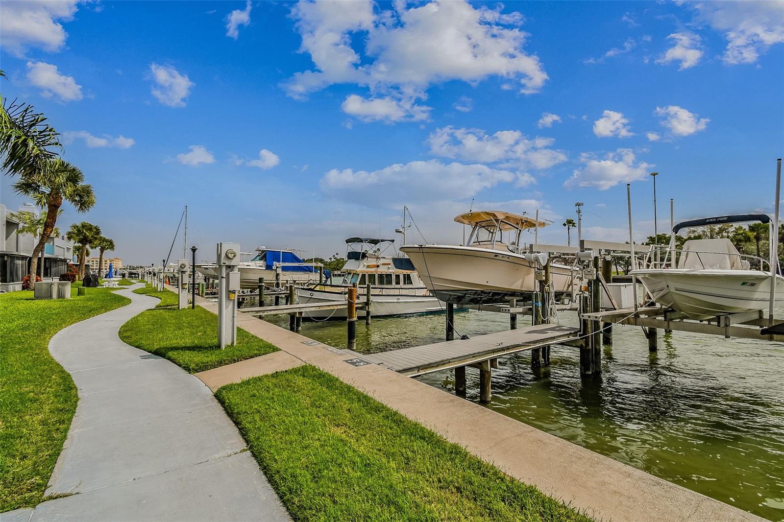 315 MEDALLION BLVD #E, MADEIRA BEACH, FL, 33708