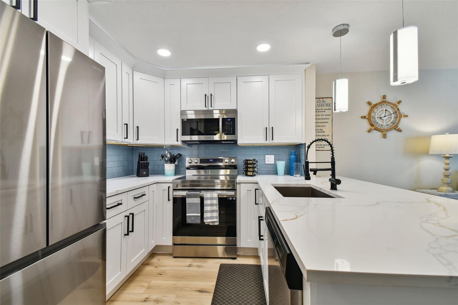 315 MEDALLION BLVD #E, MADEIRA BEACH, FL, 33708