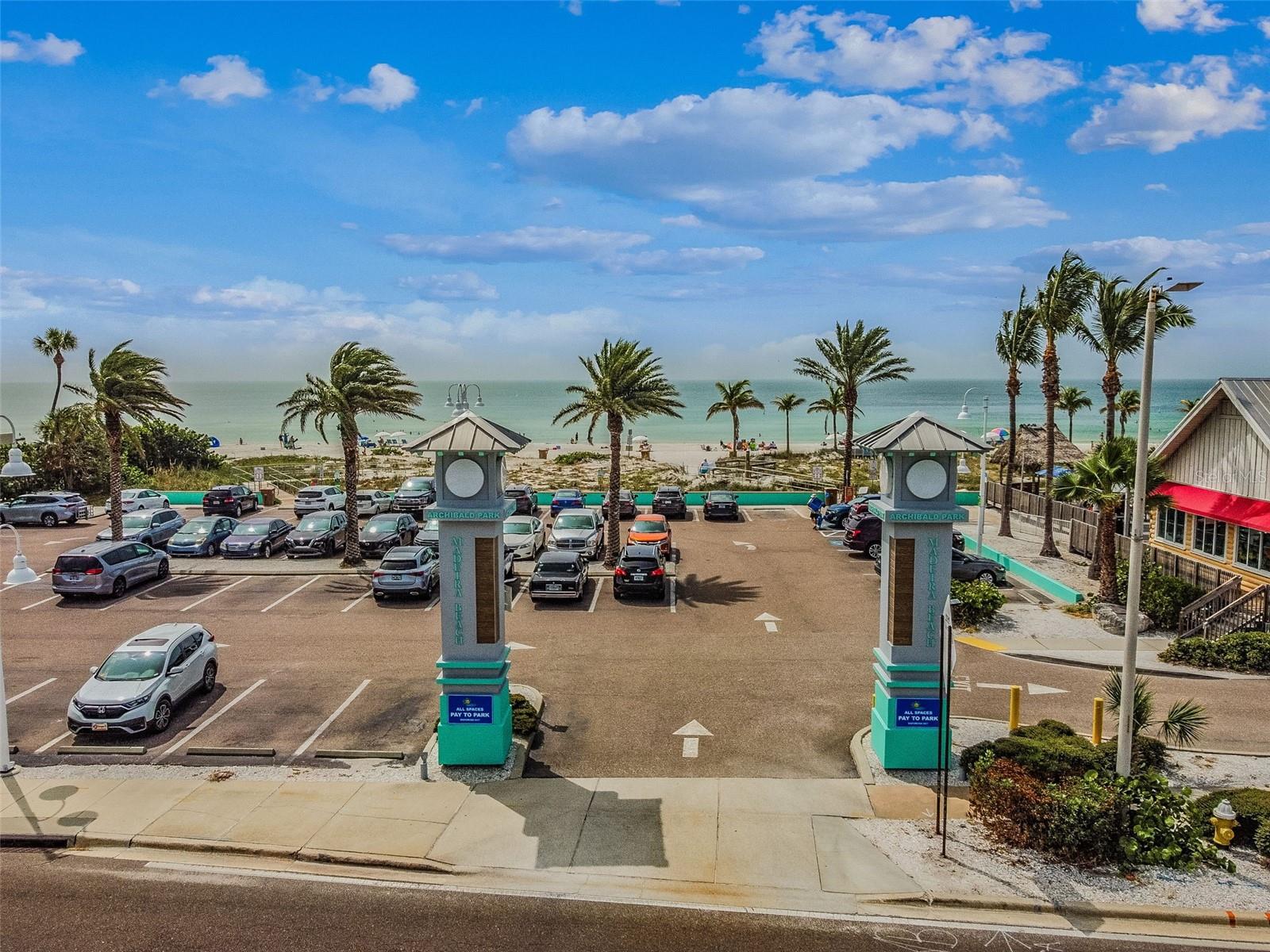 315 MEDALLION BLVD #E, MADEIRA BEACH, FL, 33708