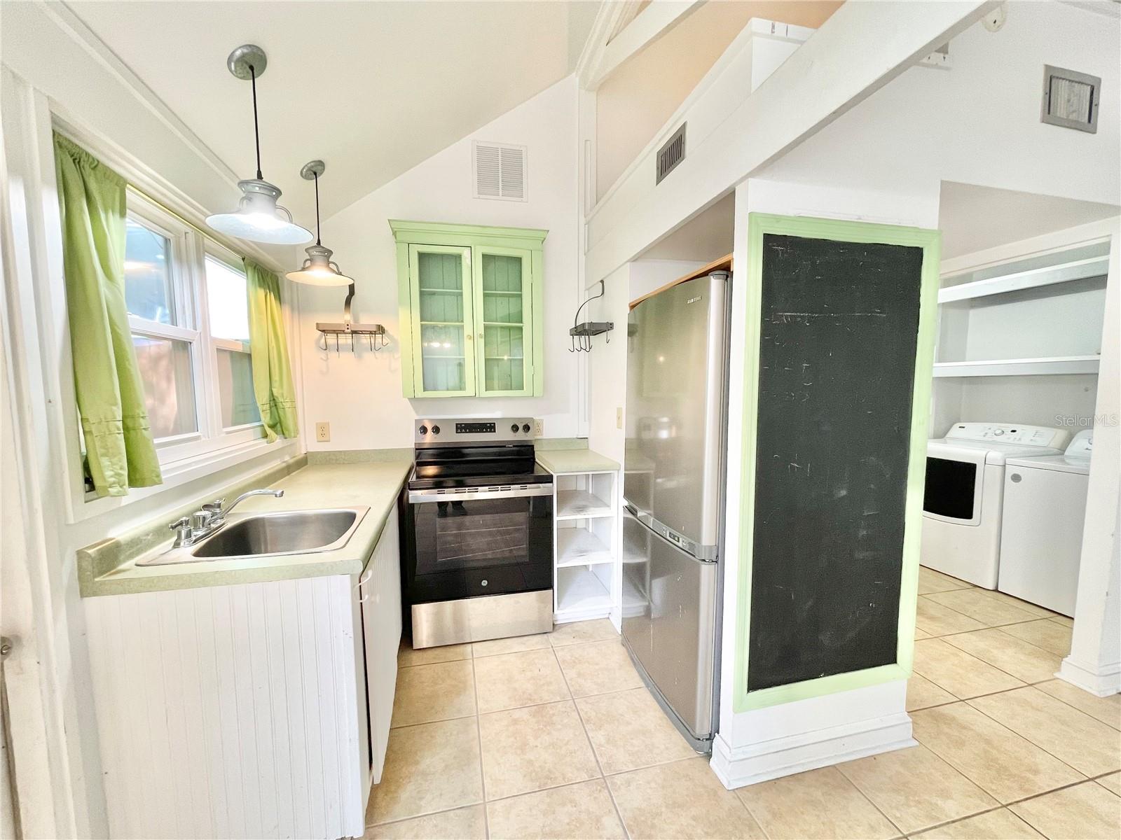 1035 NE 3RD AVE, GAINESVILLE, FL, 32601