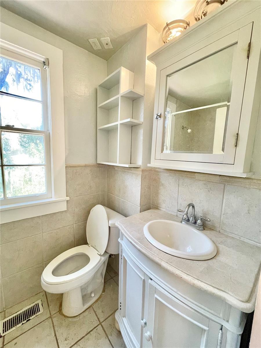 1035 NE 3RD AVE, GAINESVILLE, FL, 32601