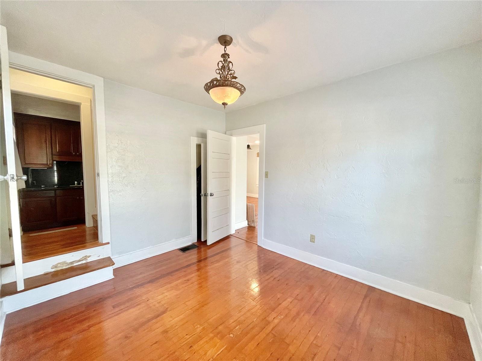 1035 NE 3RD AVE, GAINESVILLE, FL, 32601
