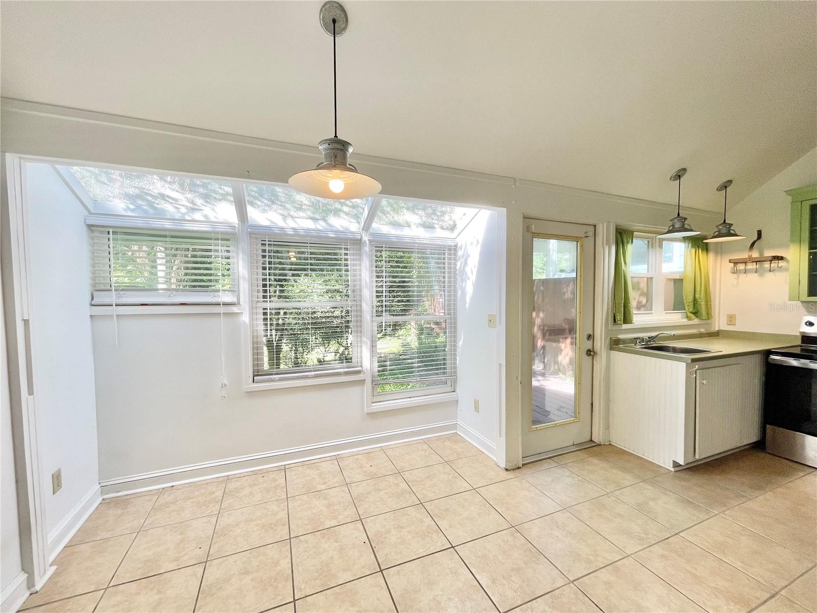 1035 NE 3RD AVE, GAINESVILLE, FL, 32601