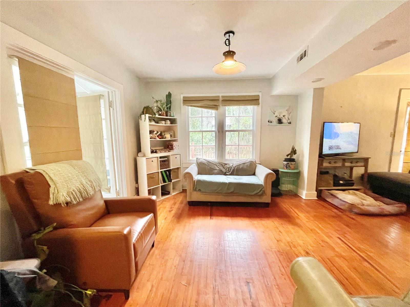 1035 NE 3RD AVE, GAINESVILLE, FL, 32601