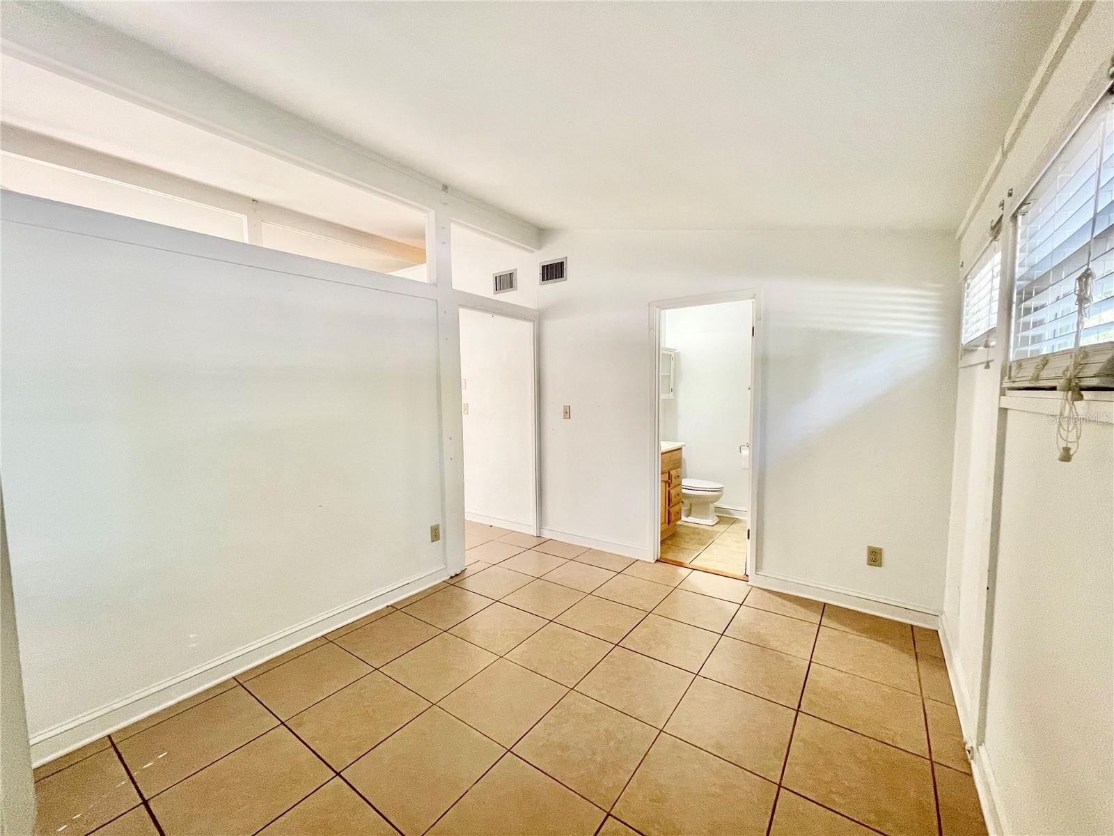 1035 NE 3RD AVE, GAINESVILLE, FL, 32601