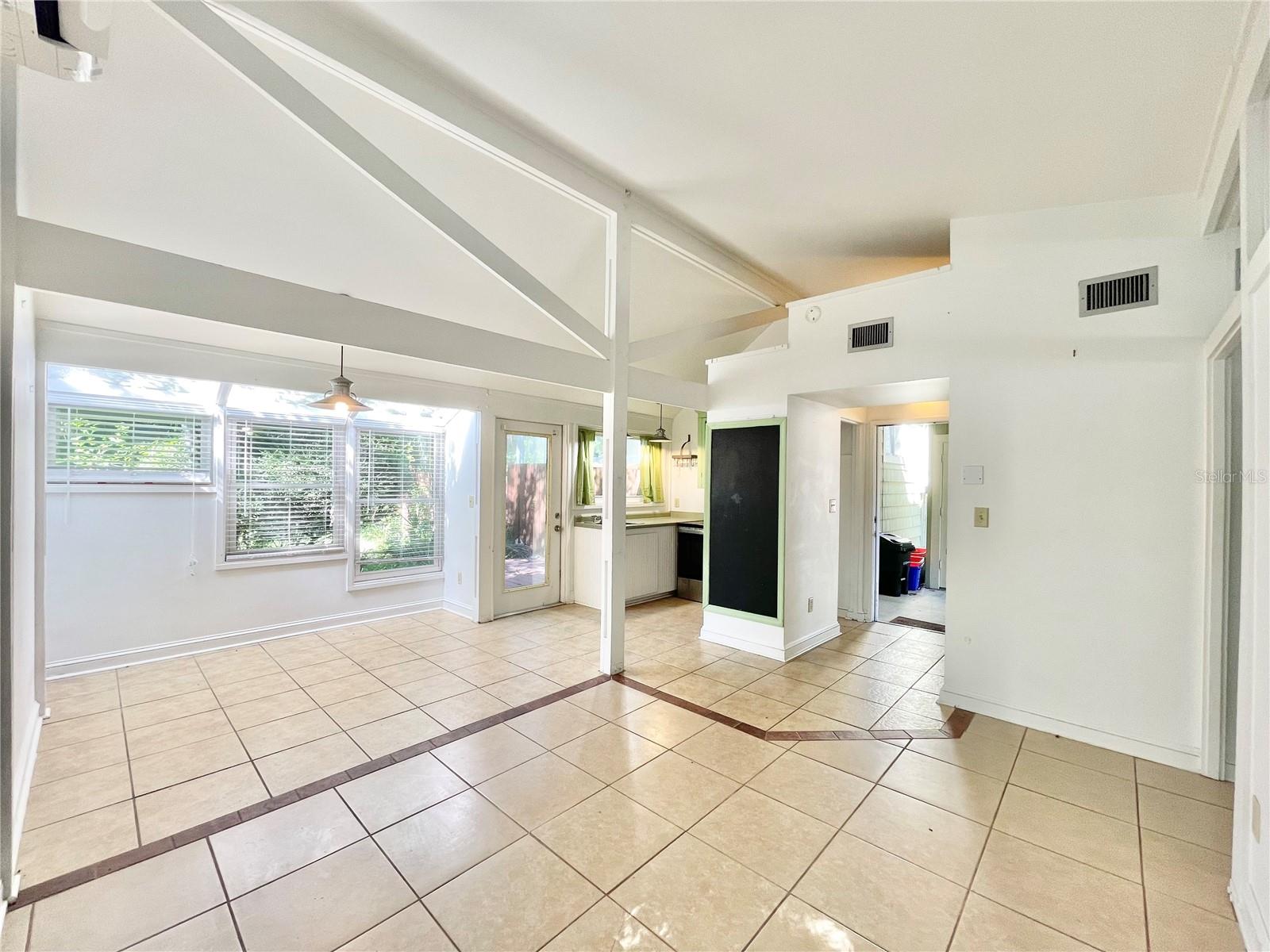 1035 NE 3RD AVE, GAINESVILLE, FL, 32601