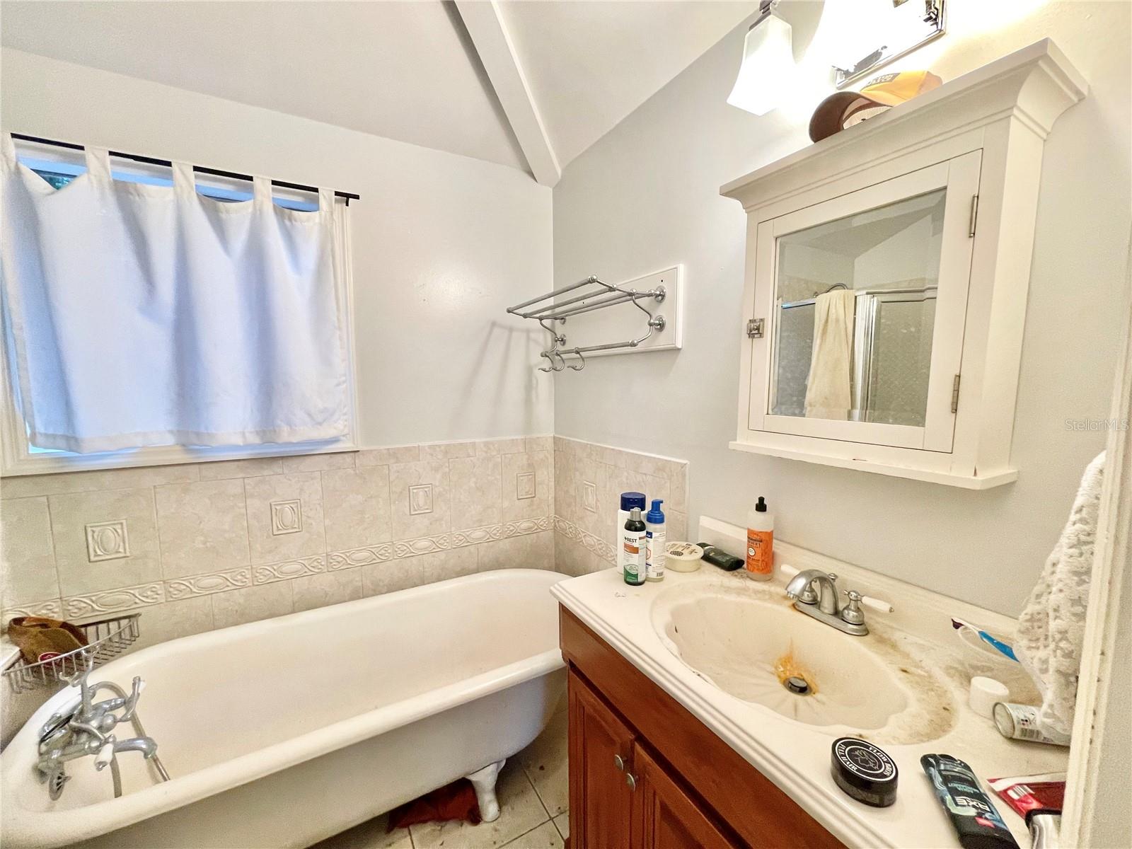 1035 NE 3RD AVE, GAINESVILLE, FL, 32601