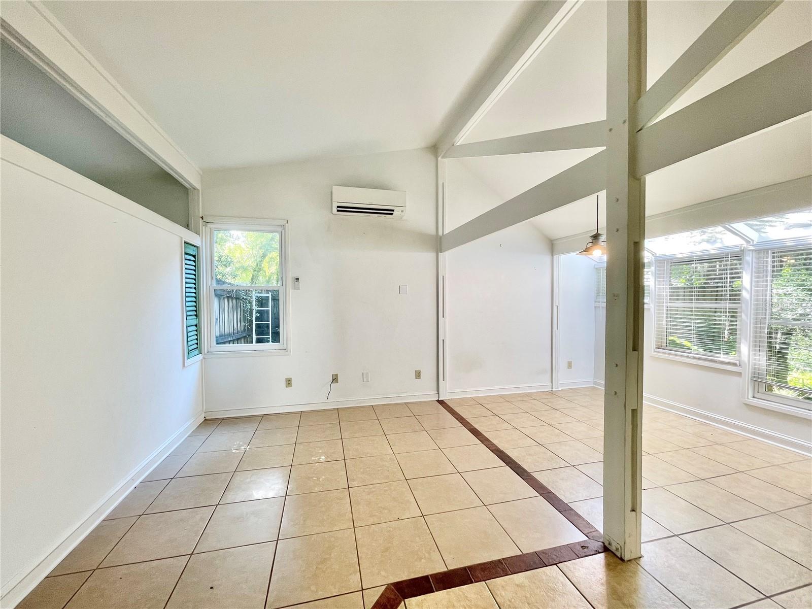 1035 NE 3RD AVE, GAINESVILLE, FL, 32601