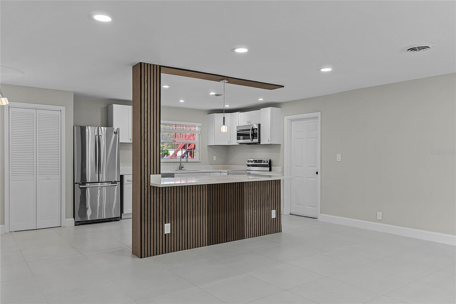 398 DUBS DR, DAYTONA BEACH, FL, 32117