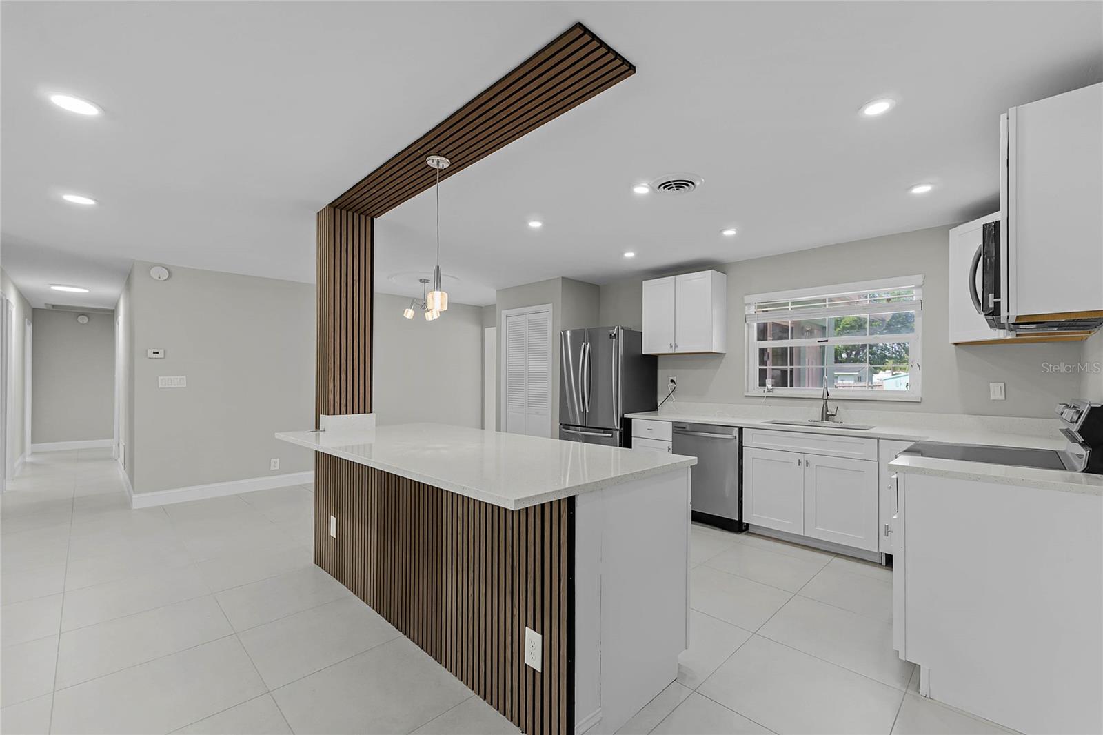 398 DUBS DR, DAYTONA BEACH, FL, 32117