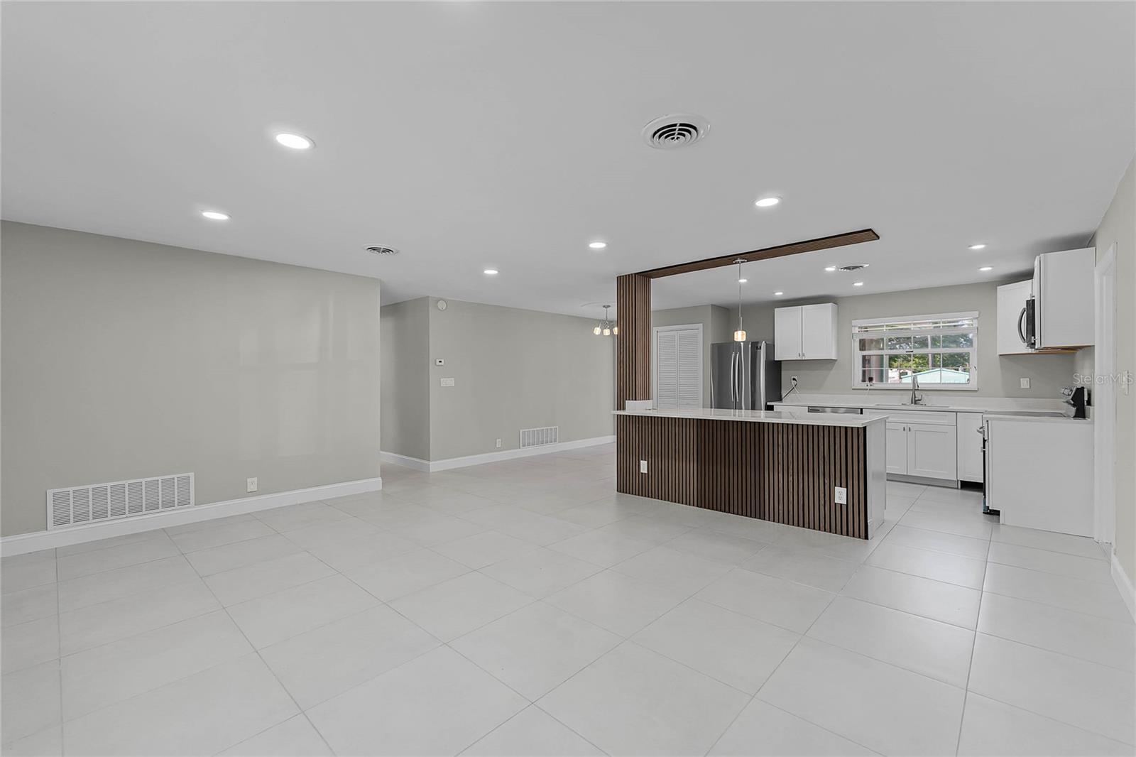 398 DUBS DR, DAYTONA BEACH, FL, 32117