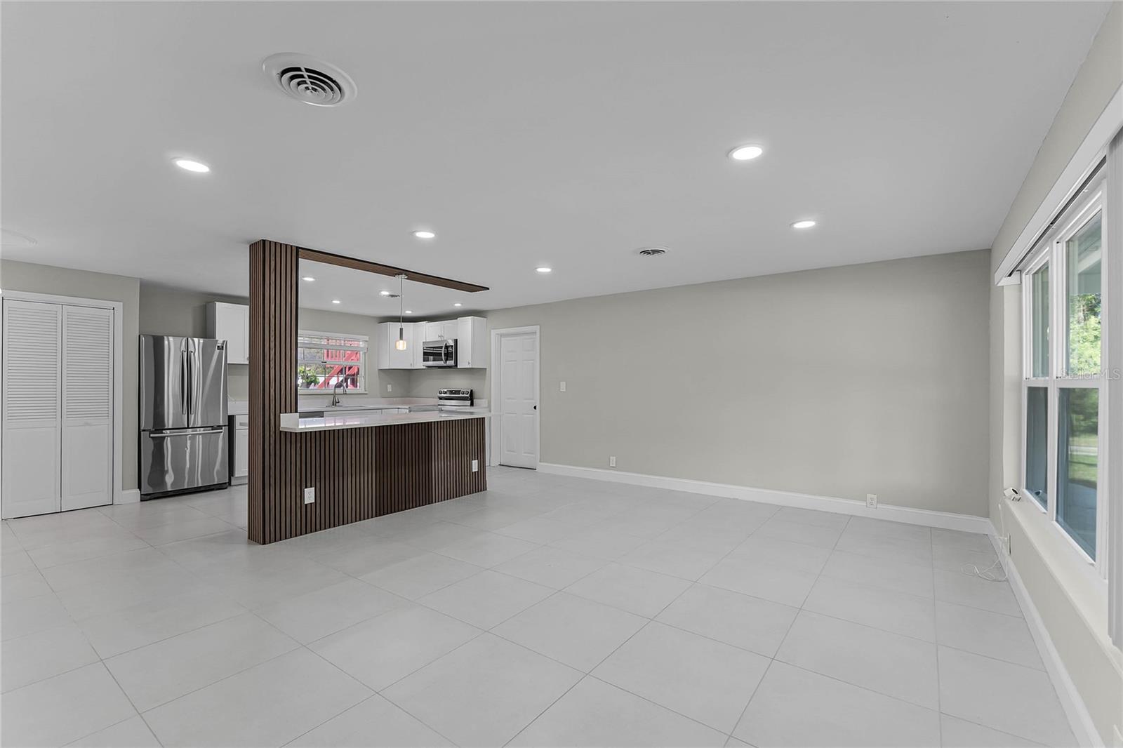 398 DUBS DR, DAYTONA BEACH, FL, 32117