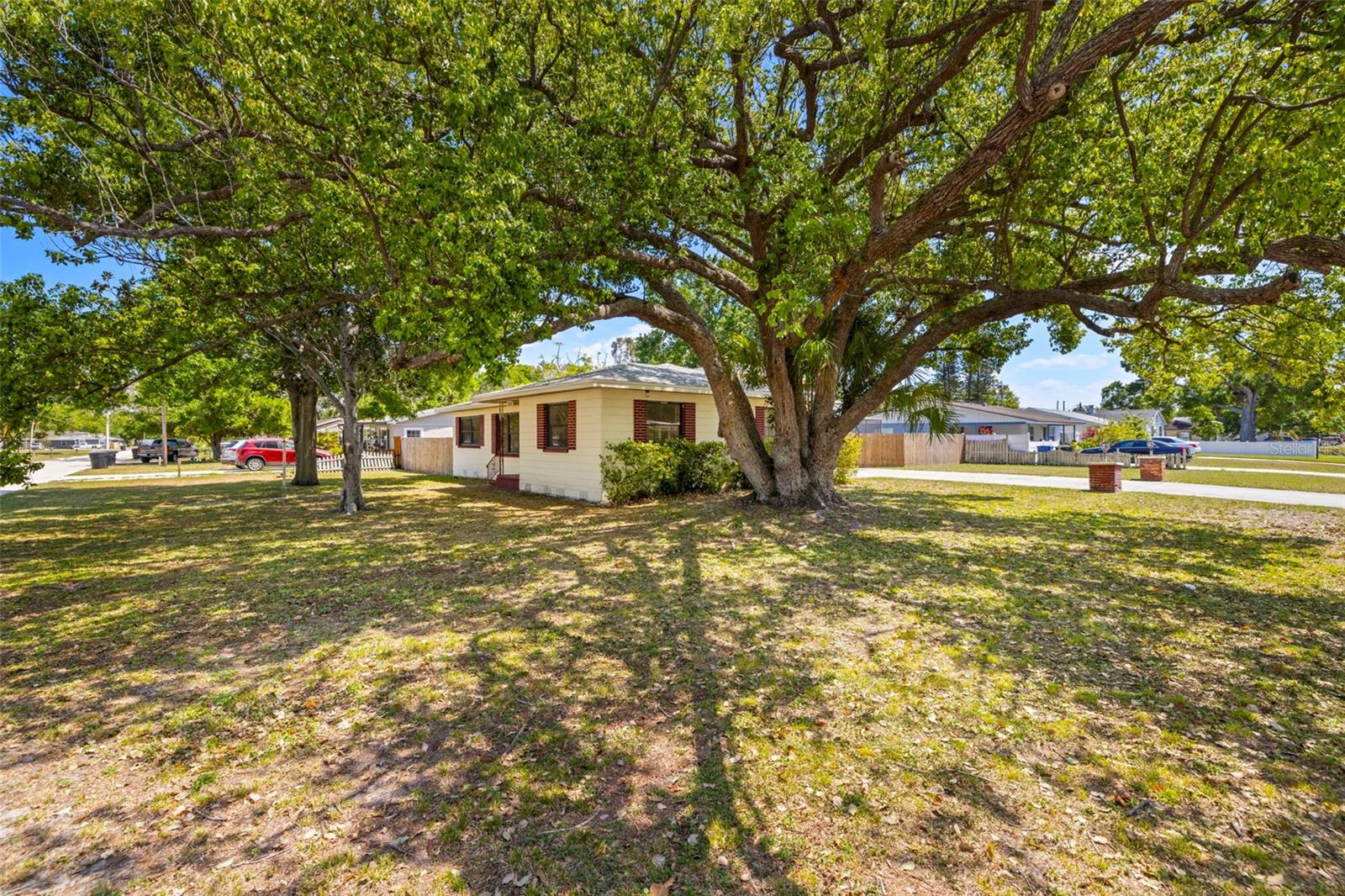 2890 40TH AVE N, ST PETERSBURG, FL, 33714