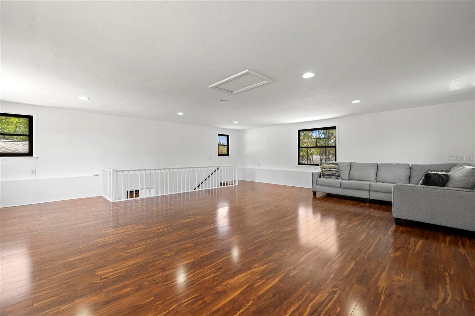 2890 40TH AVE N, ST PETERSBURG, FL, 33714